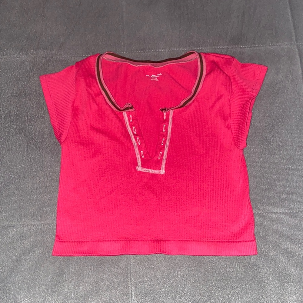 Out from under go for gold seamless top